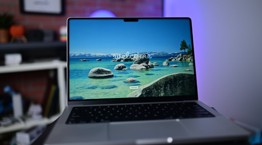 MacBook Pro OLED