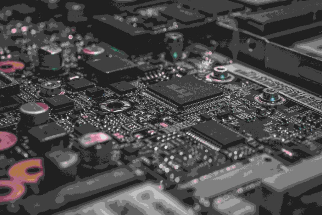 CPU Intel là gì? Các dòng i3, i5, i7, i9 và cách chọn đúng 2026 Hình ảnh CPU Intel bên trong máy tính hiện đại, minh họa bộ xử lý trung tâm đóng vai trò quan trọng trong mọi tác vụ trên PC và laptop.