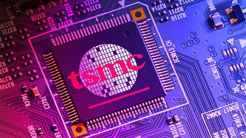 TSMC đứng trước cơ hội tăng trưởng nhờ AI nhưng cũng đối mặt với cạnh tranh và các rủi ro địa chính trị.