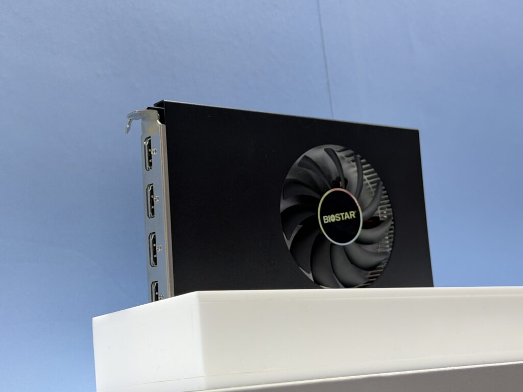 Biostar giới thiệu mẫu bo mạch chủ Z890 Valkyrie S với thiết kế tông vàng sang trọng, hỗ trợ nền tảng Intel Core Ultra thế hệ mới.