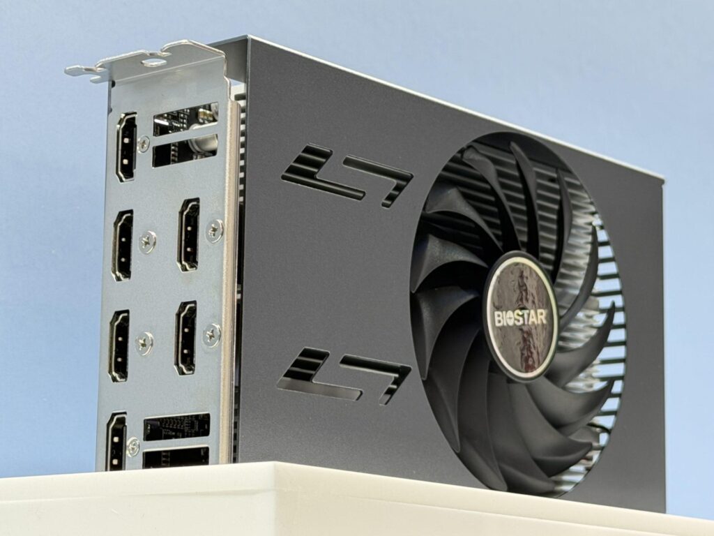 Biostar trình diễn các mẫu card đồ họa GT710 và RX500 trang bị tới 6 cổng HDMI, hướng tới nhu cầu đa màn hình và trình chiếu chuyên nghiệp.