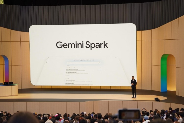 Gemini Spark có thực sự là trợ lý AI tương lai? Gemini Spark được Google giới thiệu như một AI agent thế hệ mới có khả năng chủ động thực hiện tác vụ, hỗ trợ người dùng vượt xa chatbot truyền thống.