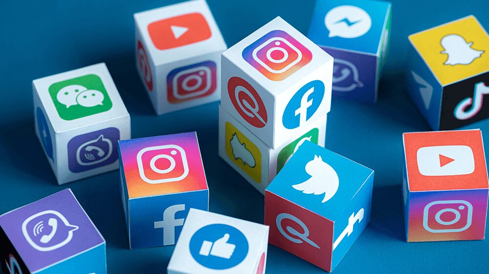 Thế hệ mạng xã hội mới nổi lên, thách thức Instagram và TikTok Nhiều startup công nghệ đang phát triển các ứng dụng mạng xã hội mới tập trung vào cộng đồng nhỏ và trải nghiệm cá nhân hóa.