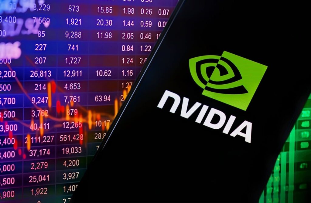 Nvidia dẫn đầu thị trường GPU AI với tốc độ tăng trưởng mạnh và hệ sinh thái phần mềm vượt trội.