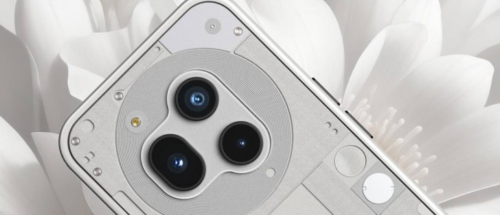 Nothing Phone có thiết kế đặc biệt với mặt lưng trong suốt