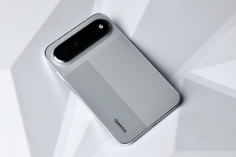 Pin 7.000mAh và sạc nhanh trên điện thoại Huawei Pura X View